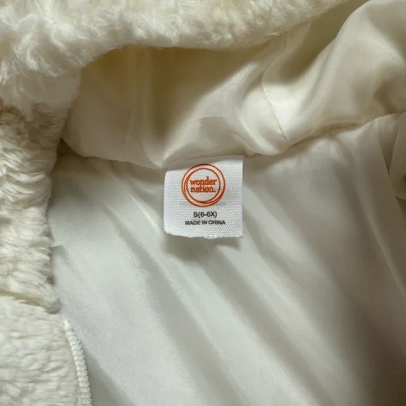 Girls White Faux Fur Jacket, Size S (6 Years) – Warm & Cozy - Picture 4 of 4
